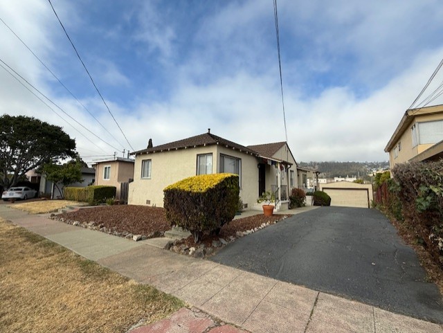 1662 San Benito Street