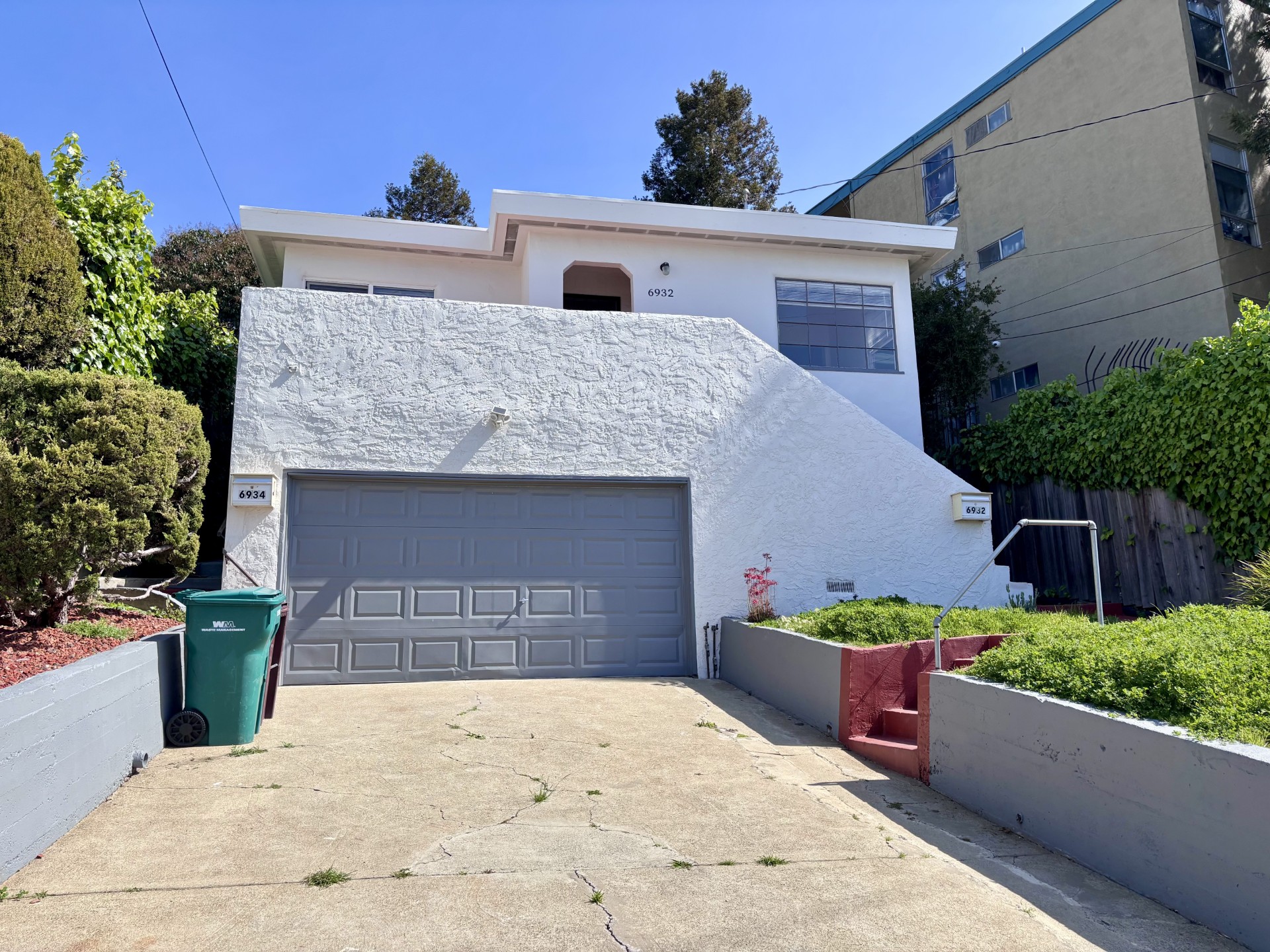 6932 MacArthur Boulevard - 0